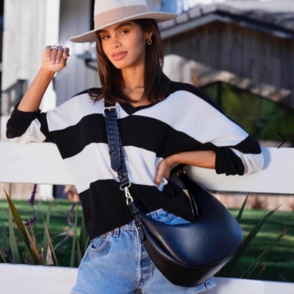 JULES KAE•Zola vegan crescent hobo shoulder bag
